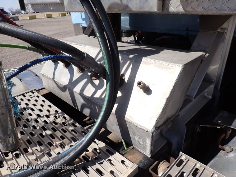 image for item DS7045 2016 Western Star 4900EX  semi truck