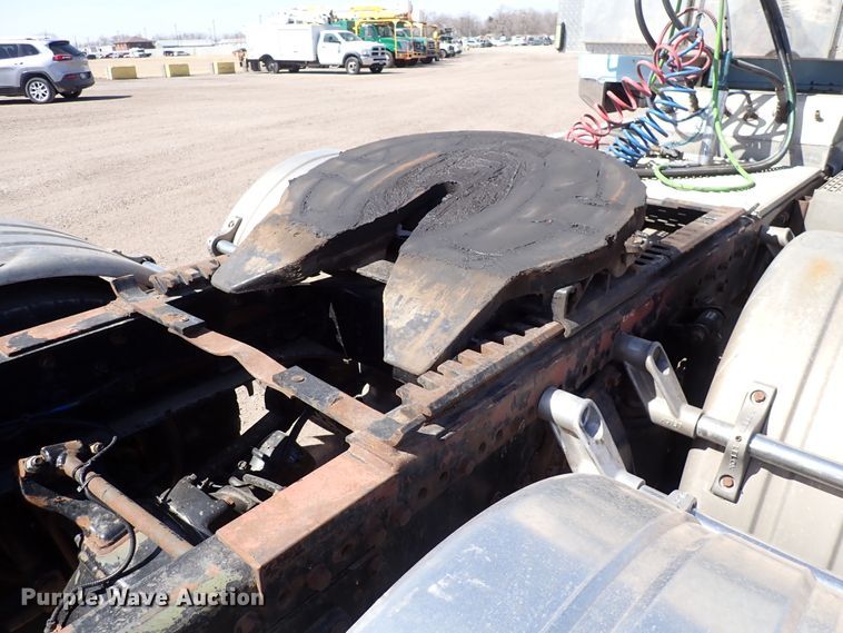 image for item DS7045 2016 Western Star 4900EX  semi truck