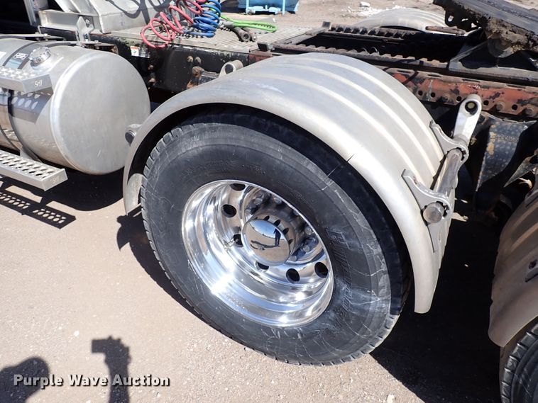 image for item DS7045 2016 Western Star 4900EX  semi truck