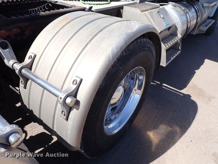 image for item DS7045 2016 Western Star 4900EX  semi truck