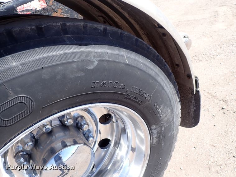 image for item DS7045 2016 Western Star 4900EX  semi truck