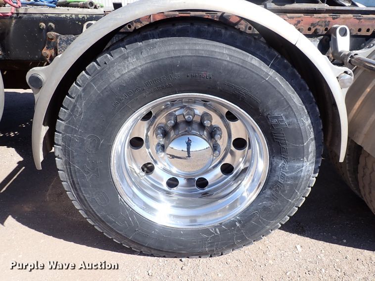 image for item DS7045 2016 Western Star 4900EX  semi truck