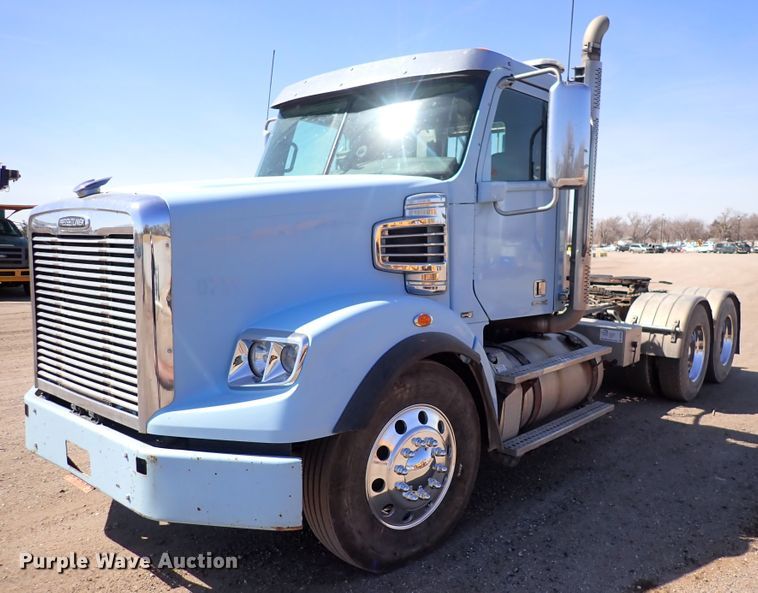 image for item DS7046 2012 Freightliner Coronado  semi truck