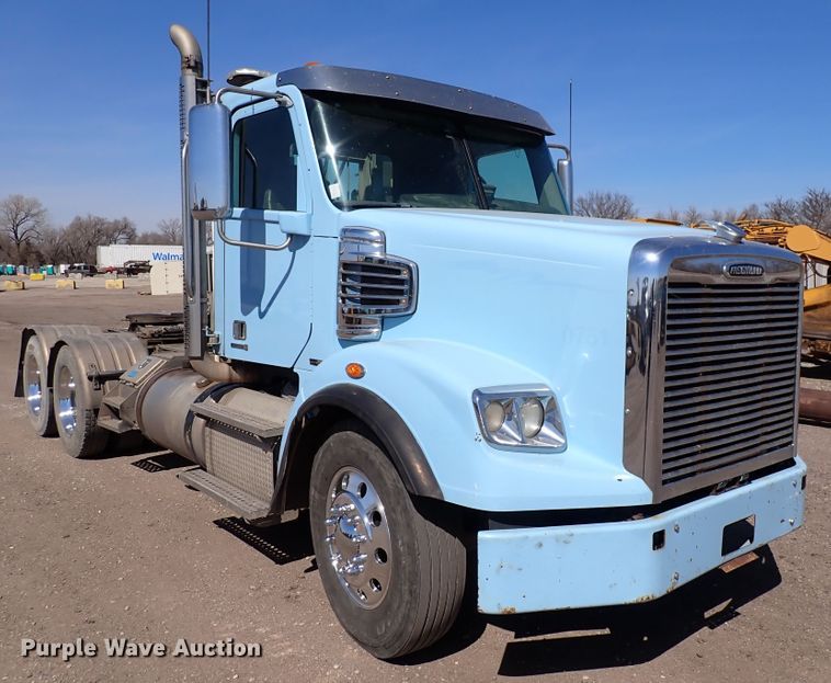 image for item DS7046 2012 Freightliner Coronado  semi truck