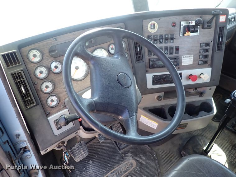 image for item DS7046 2012 Freightliner Coronado  semi truck