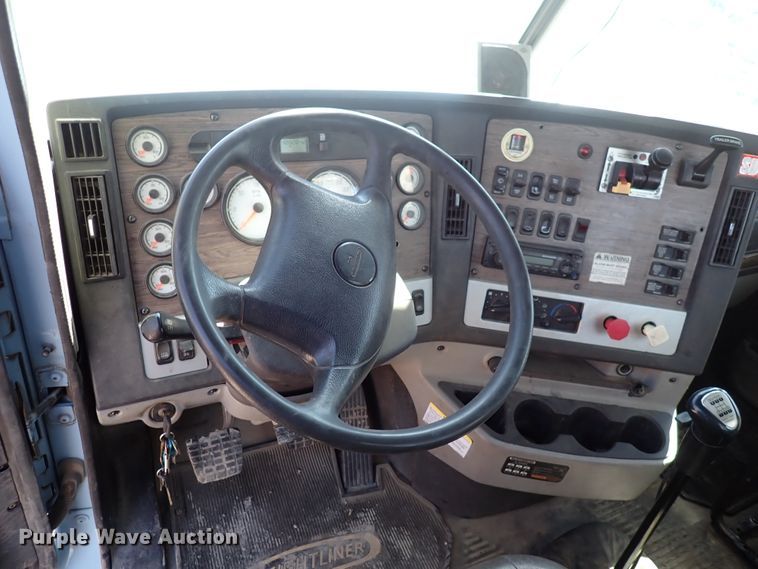 image for item DS7046 2012 Freightliner Coronado  semi truck