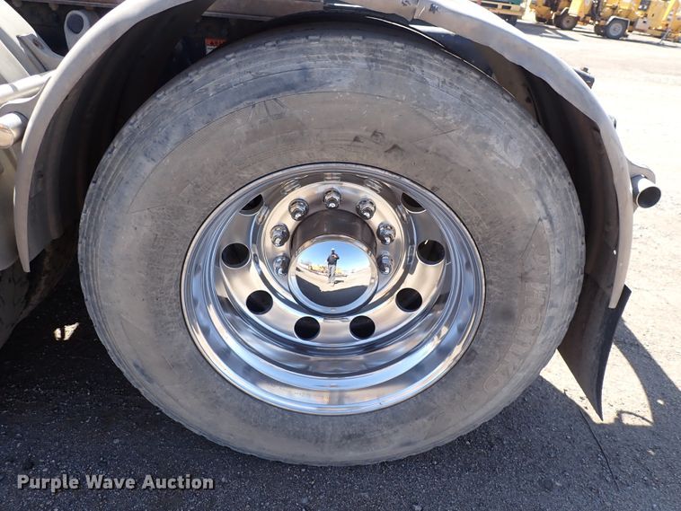 image for item DS7046 2012 Freightliner Coronado  semi truck