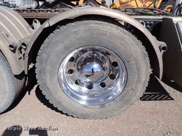 image for item DS7046 2012 Freightliner Coronado  semi truck