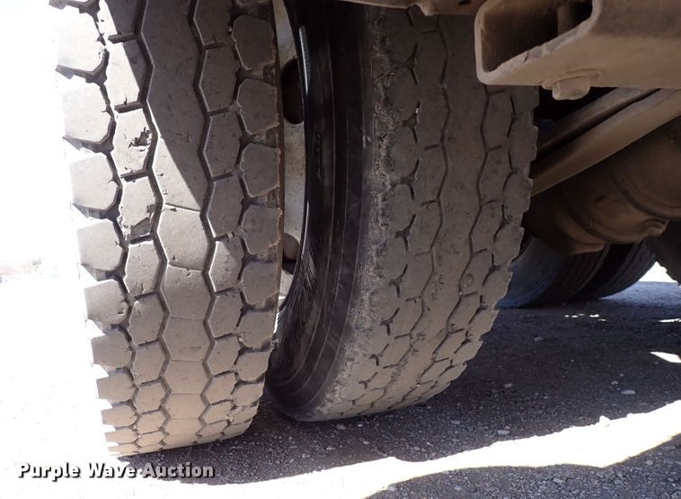 image for item DS7046 2012 Freightliner Coronado  semi truck