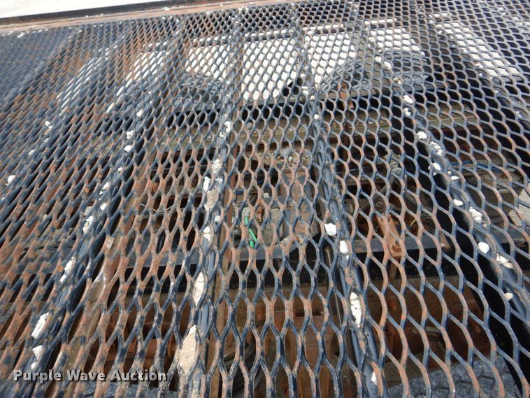 image for item DS8017 1997 Freightliner FLD120  flatbed truck