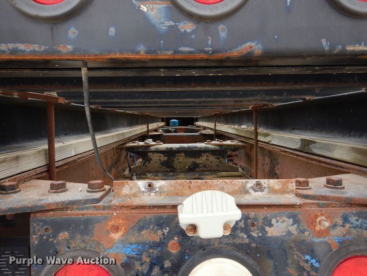 image for item DS8017 1997 Freightliner FLD120  flatbed truck