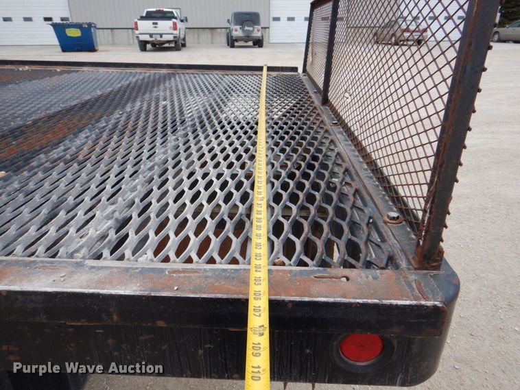 image for item DS8017 1997 Freightliner FLD120  flatbed truck