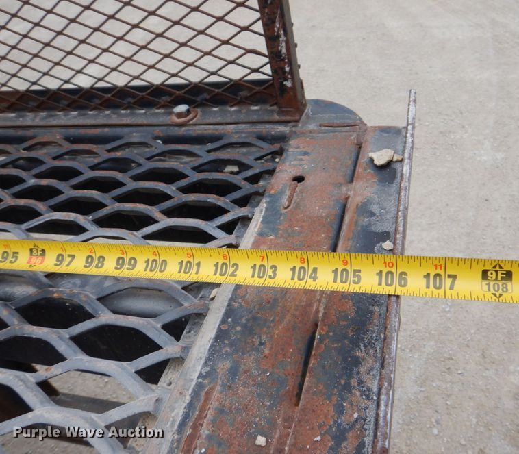 image for item DS8017 1997 Freightliner FLD120  flatbed truck