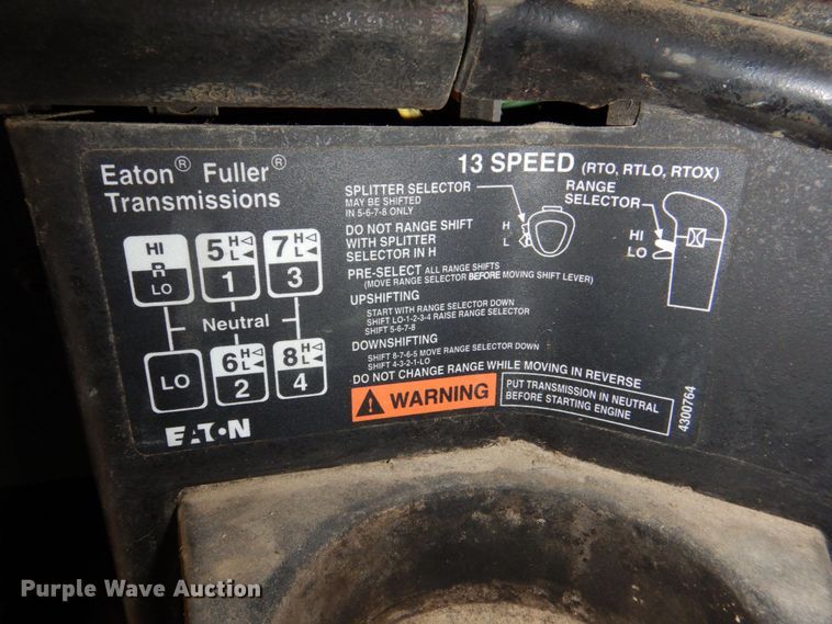 image for item DS8017 1997 Freightliner FLD120  flatbed truck