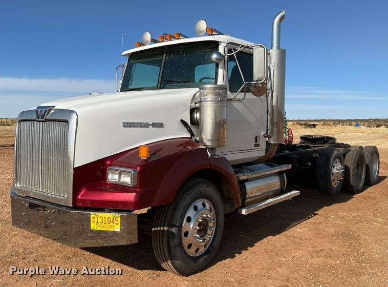 image for item IG9430 2007 Western Star 4900 SA  semi truck