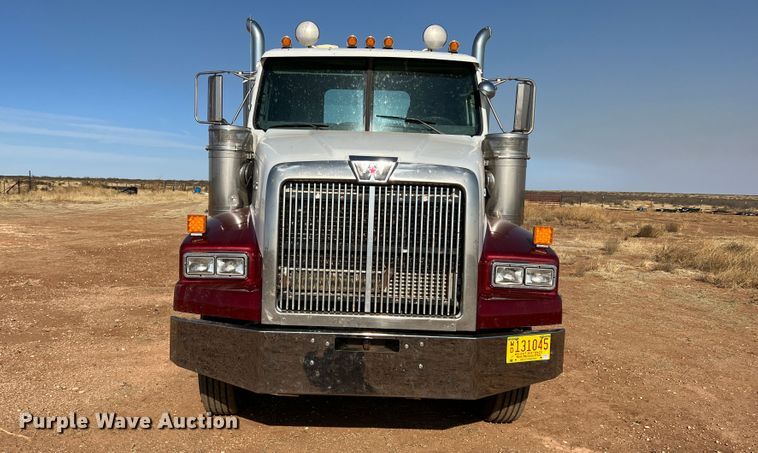 image for item IG9430 2007 Western Star 4900 SA  semi truck