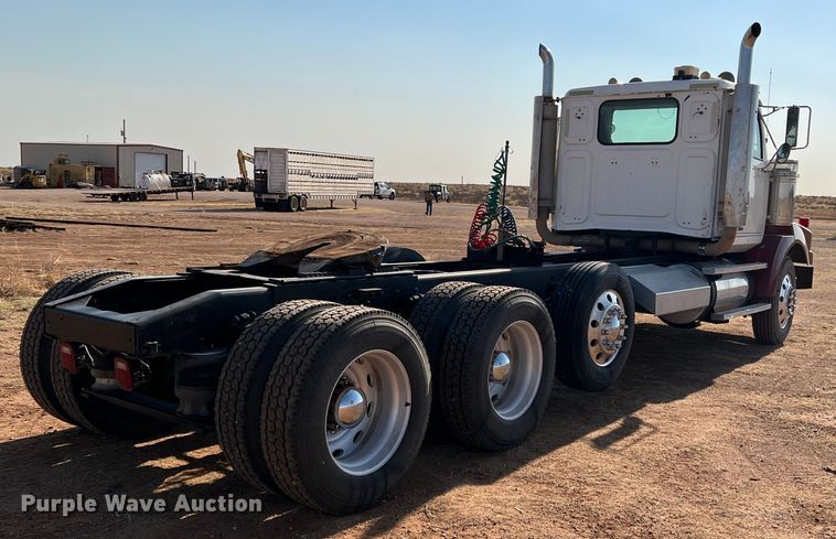 image for item IG9430 2007 Western Star 4900 SA  semi truck