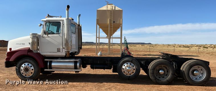 image for item IG9430 2007 Western Star 4900 SA  semi truck