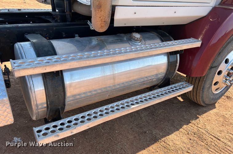 image for item IG9430 2007 Western Star 4900 SA  semi truck