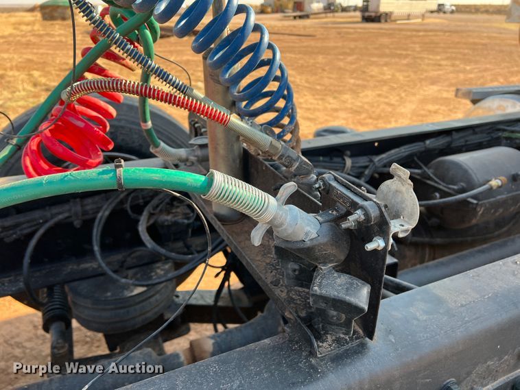 image for item IG9430 2007 Western Star 4900 SA  semi truck