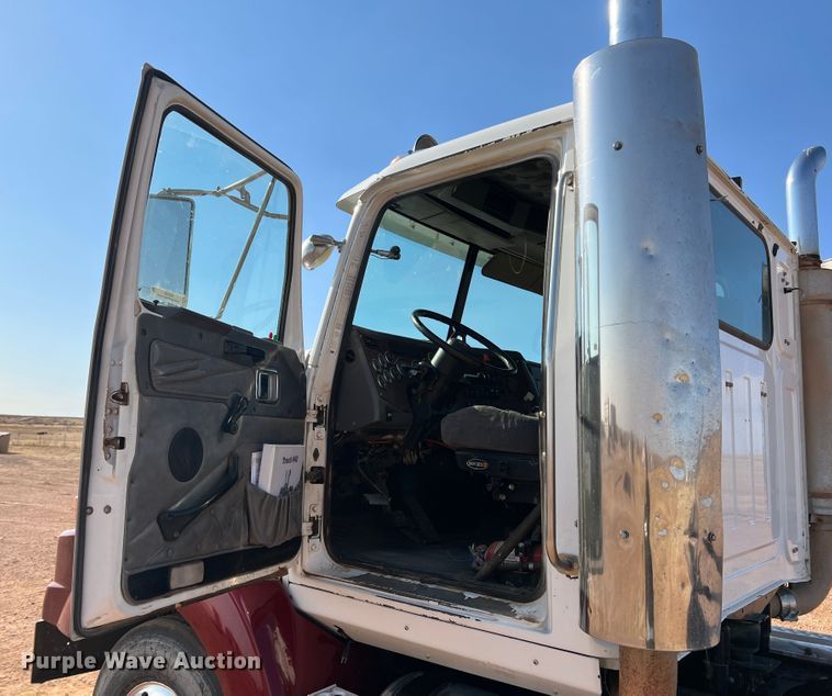 image for item IG9430 2007 Western Star 4900 SA  semi truck