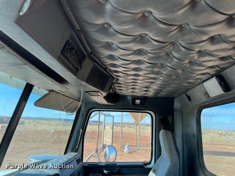 image for item IG9430 2007 Western Star 4900 SA  semi truck