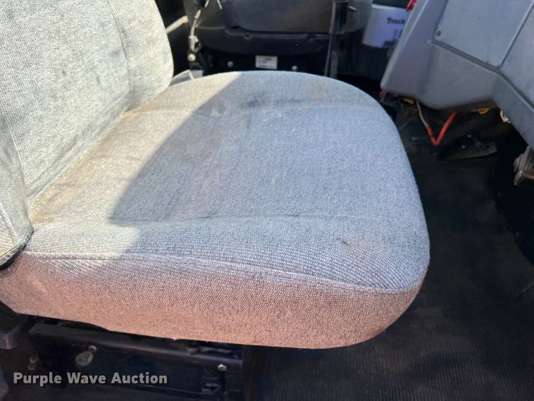 image for item IG9430 2007 Western Star 4900 SA  semi truck