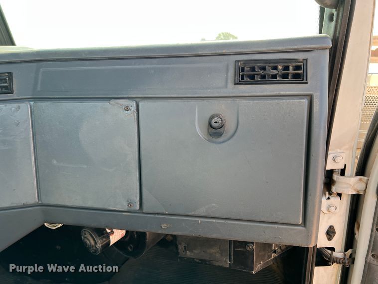 image for item IG9430 2007 Western Star 4900 SA  semi truck