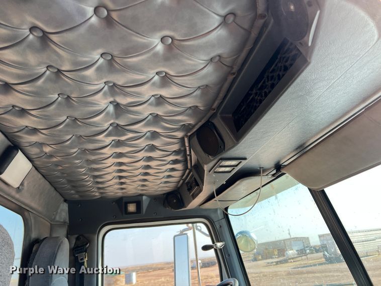 image for item IG9430 2007 Western Star 4900 SA  semi truck