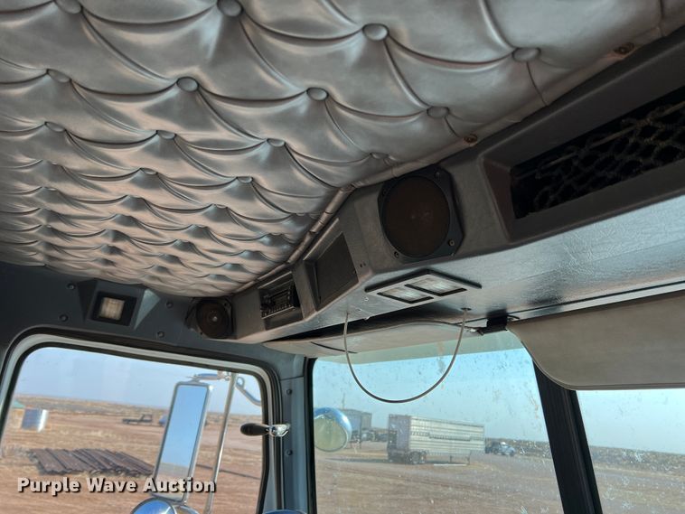 image for item IG9430 2007 Western Star 4900 SA  semi truck