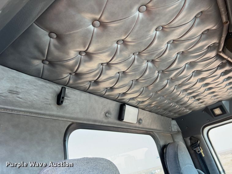 image for item IG9430 2007 Western Star 4900 SA  semi truck