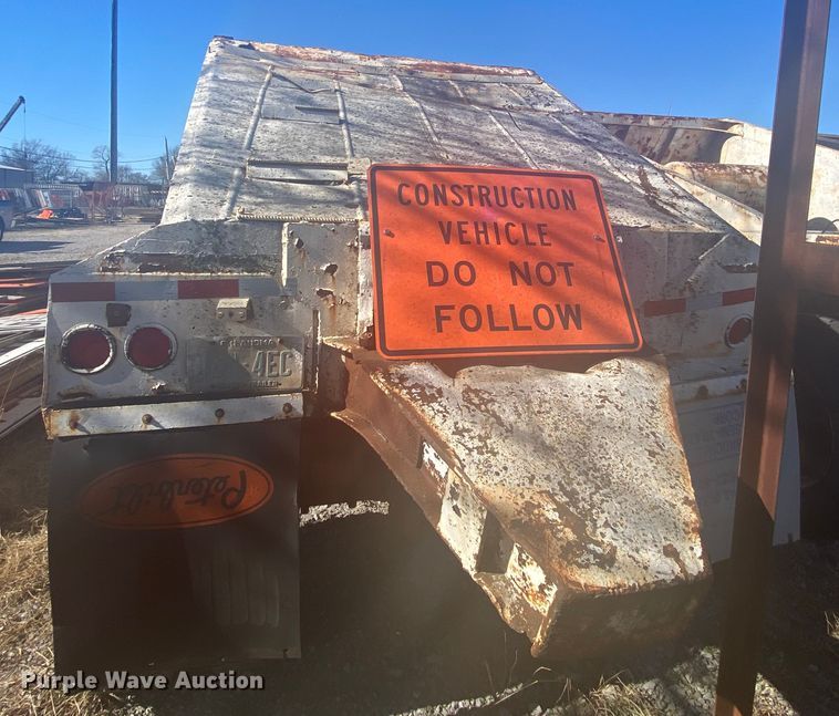 image for item IG9694 1980 Fruehauf  bottom dump trailer