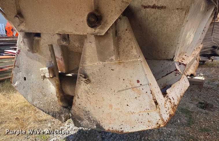 image for item IG9694 1980 Fruehauf  bottom dump trailer