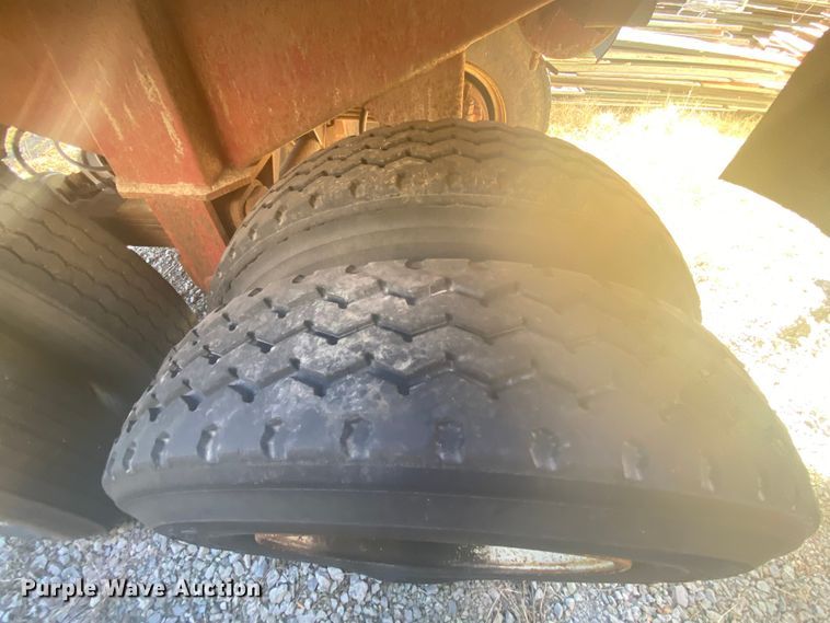 image for item IG9694 1980 Fruehauf  bottom dump trailer