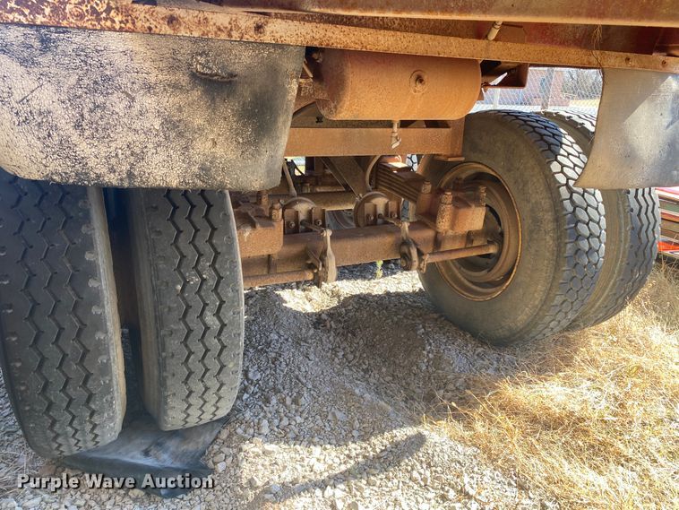 image for item IG9694 1980 Fruehauf  bottom dump trailer