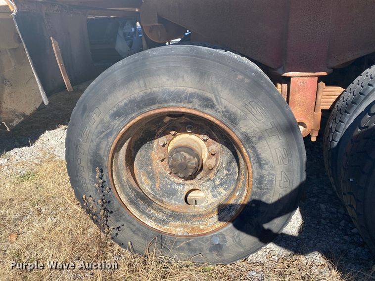 image for item IG9694 1980 Fruehauf  bottom dump trailer