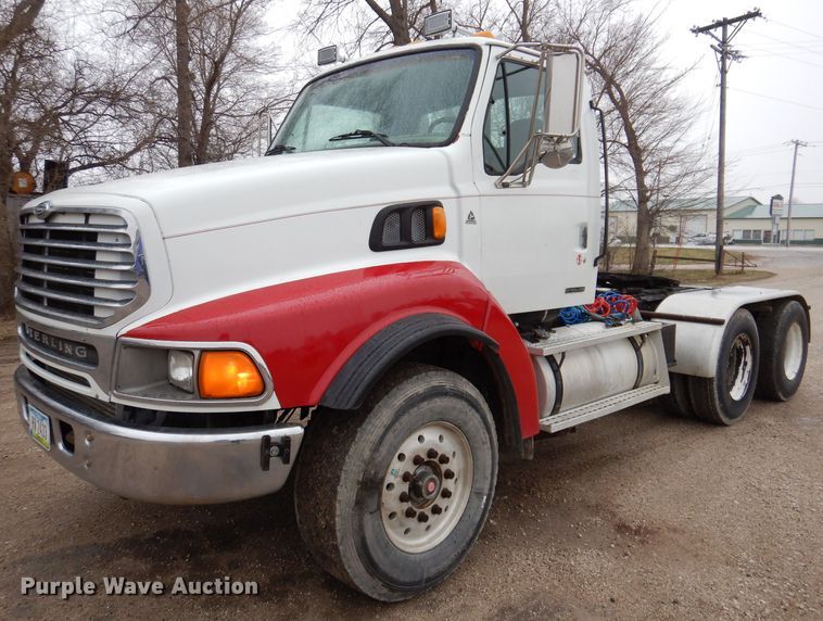 image for item JK9361 2000 Sterling L-Line  semi truck