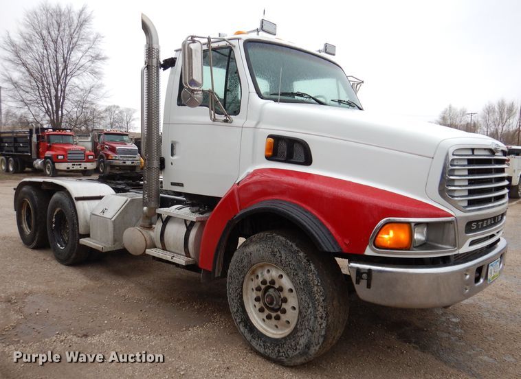 image for item JK9361 2000 Sterling L-Line  semi truck