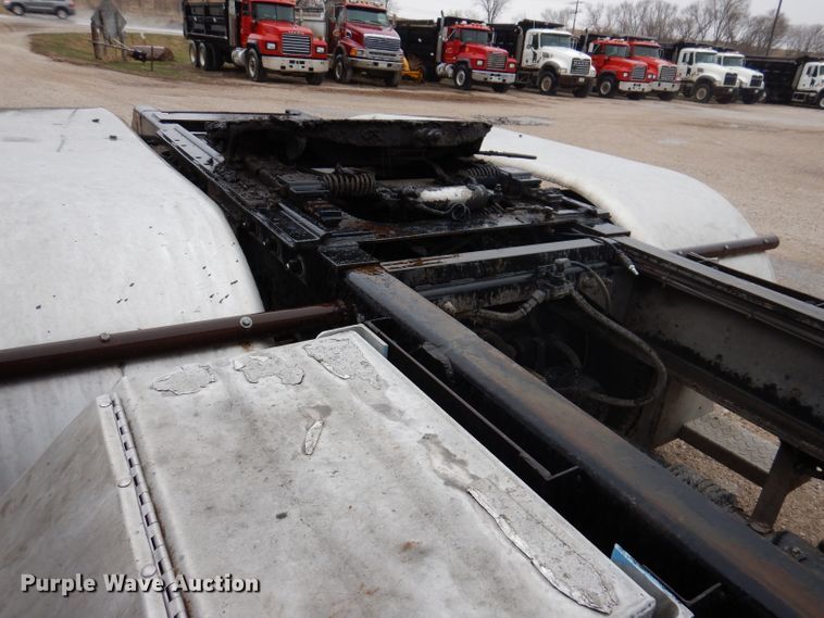 image for item JK9361 2000 Sterling L-Line  semi truck