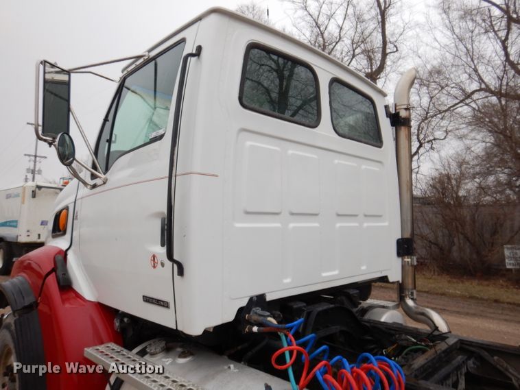 image for item JK9361 2000 Sterling L-Line  semi truck