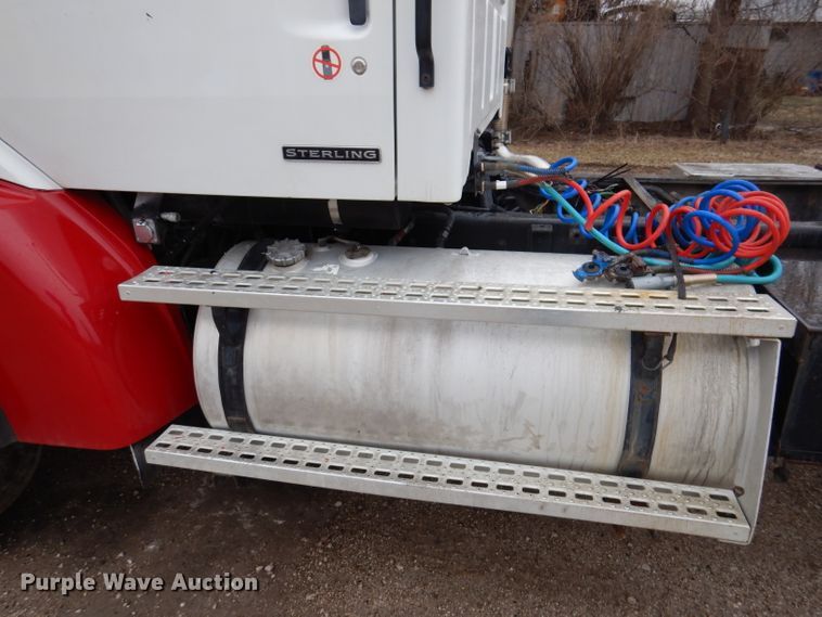 image for item JK9361 2000 Sterling L-Line  semi truck