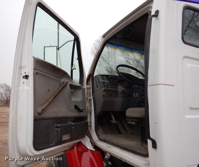 image for item JK9361 2000 Sterling L-Line  semi truck