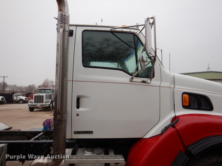 image for item JK9361 2000 Sterling L-Line  semi truck