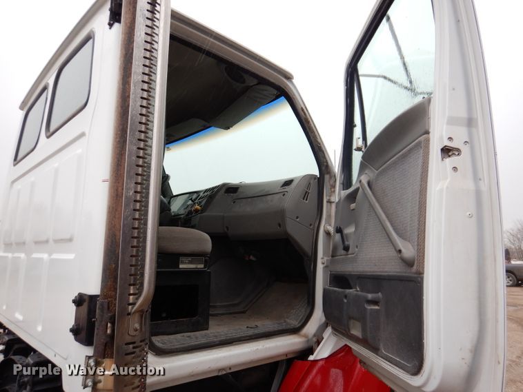 image for item JK9361 2000 Sterling L-Line  semi truck