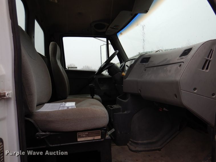 image for item JK9361 2000 Sterling L-Line  semi truck