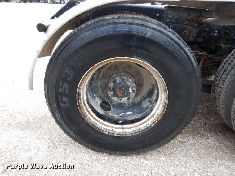 image for item JK9361 2000 Sterling L-Line  semi truck