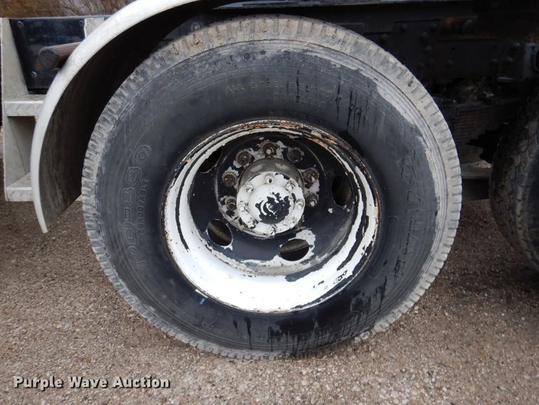 image for item JK9361 2000 Sterling L-Line  semi truck