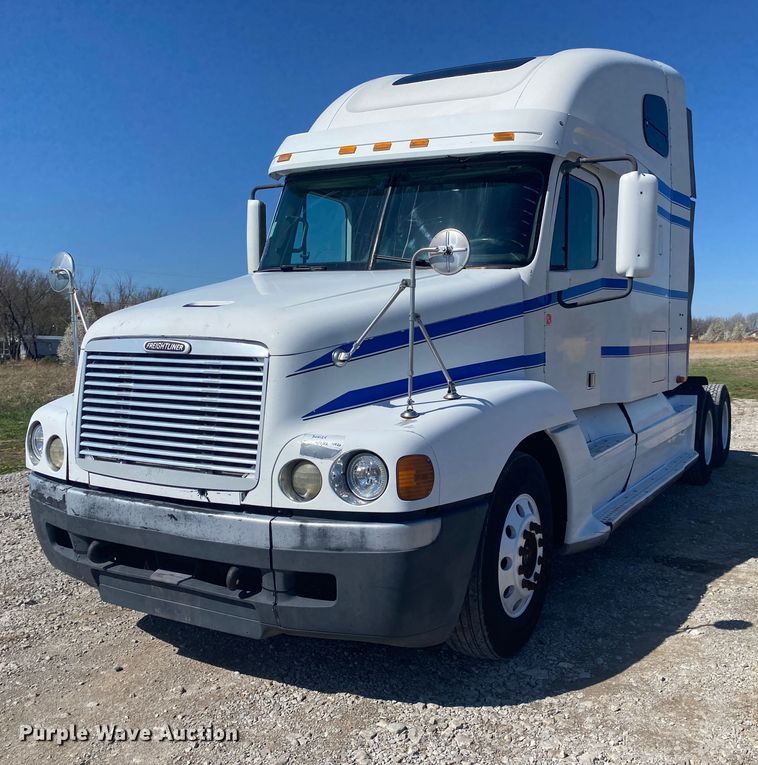 image for item JN9268 2001 Freigtliner Century Classic  semi truck