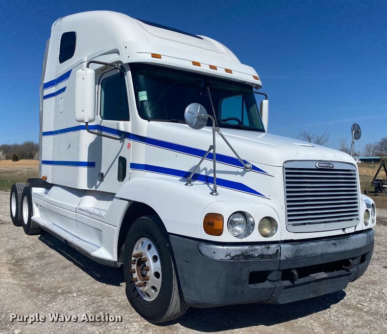 image for item JN9268 2001 Freigtliner Century Classic  semi truck