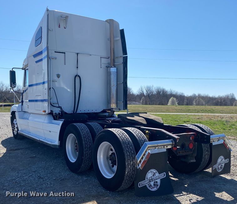 image for item JN9268 2001 Freigtliner Century Classic  semi truck